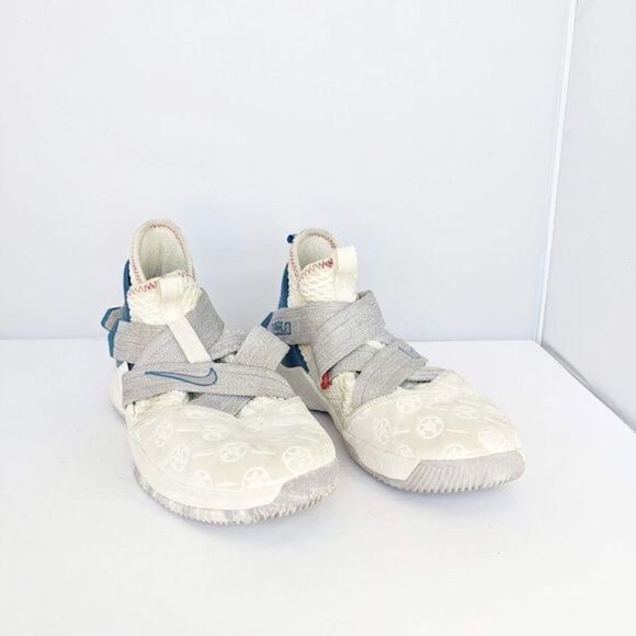 Nike Lebron James White Sneakers Velcro Y 6.5 - Picture 1 of 7